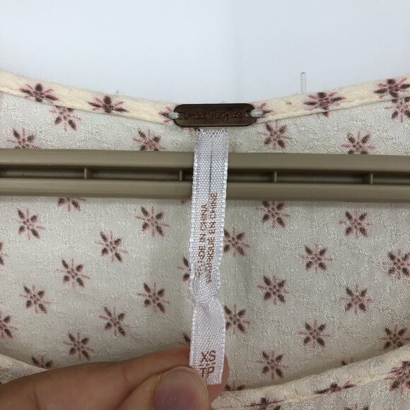 Free People Cream & Burgundy Gauzy Floral Boho Peplum Top size XS - Picture 9 of 14